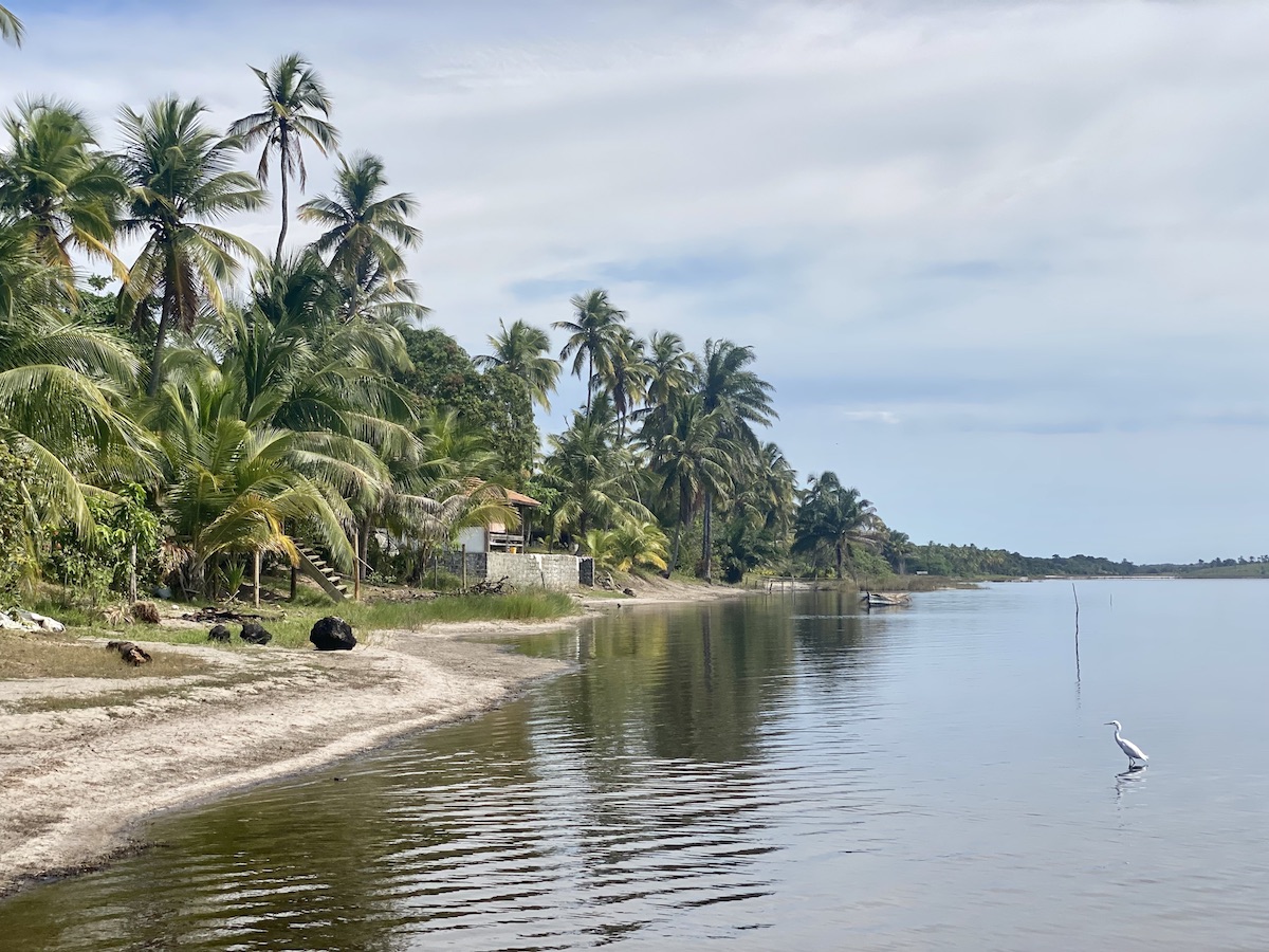 Península do Maraú, sul da Bahia, com crianças