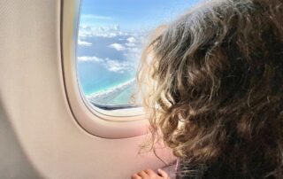 Voo para Dubai: 15 horas direto no avião com criança