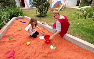 Casa Cancun: espaço ao ar livre que recebe crianças com diversas atividades na Vila Madalena