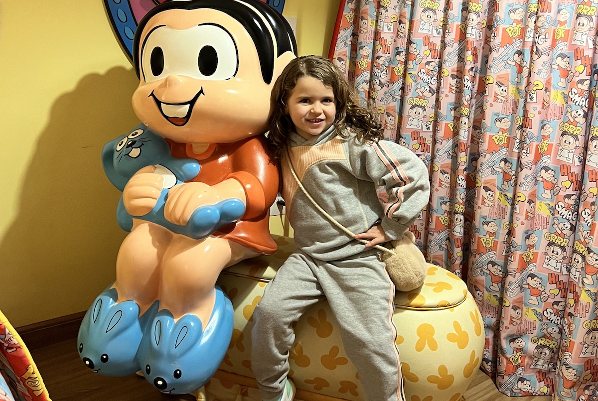Atibaia: Hotel com suíte temática da Turma da Mônica com crianças no interior de SP