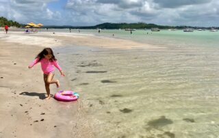 Pernambuco: Praia de Carneiros com bebês e crianças