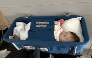 Dicas sobre berço e cadeirinhas para percursos de avião com bebês