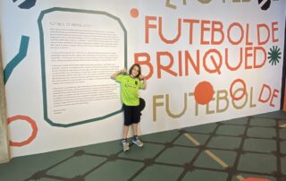 Exposição Futebol de Brinquedo mostra várias formas de brincar com o esporte em SP