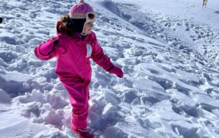 Santiago ou Bariloche: qual destino é melhor para curtir a neve com crianças?