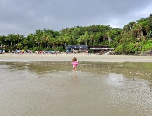 Guarujá: praias lindas e preservadas para ir com crianças no litoral sul paulista