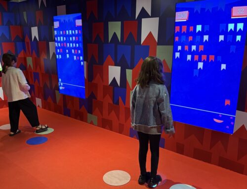 São Paulo: exposição do Volpi com crianças no Farol Santander